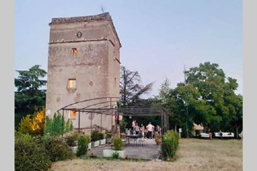 Torre Medievale Il Castellaccio Civita Castellana Luaran gambar